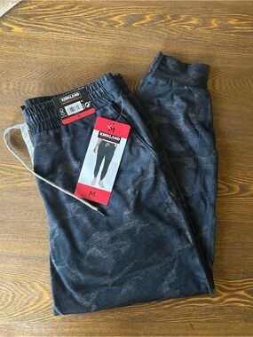 Kirkland Signature Black Gray Camo Jogger Pants